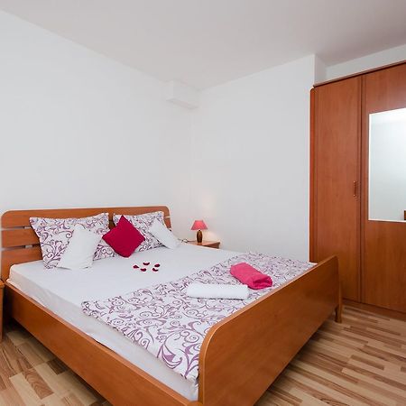 Apartments Krunoslav Punat Exterior photo