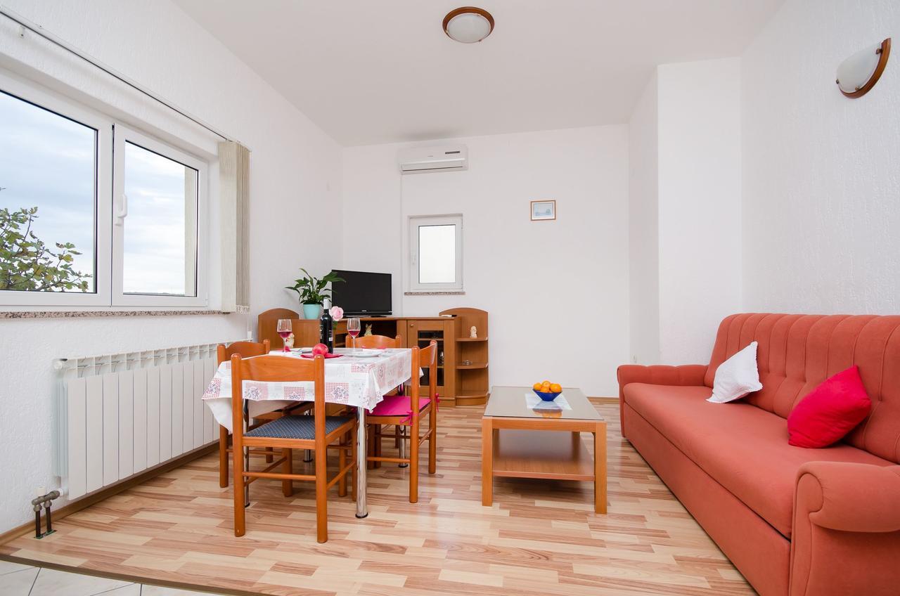 Apartments Krunoslav Punat Exterior photo