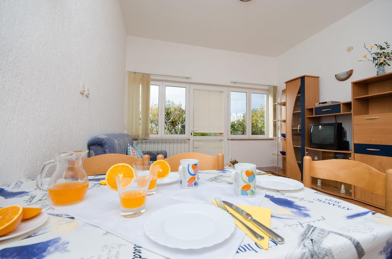 Apartments Krunoslav Punat Exterior photo
